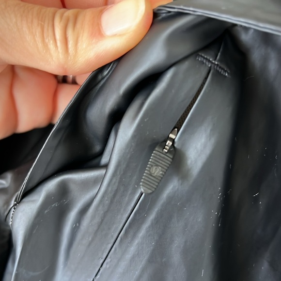Lululemon into the drizzle black raincoat - Picture 8 of 16